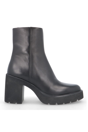 Unisa Khan_stt zwart Unisa Khan_stt zwart